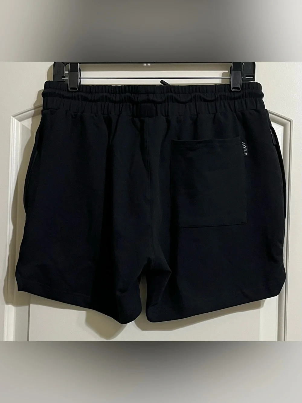 NWT TLF Apparel Men’s Take Life Further 5” Workout Black Shorts Medium Pockets